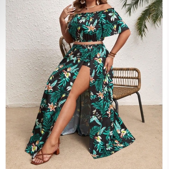 Plus size top and skirt two piece set - Picture 1 of 7
